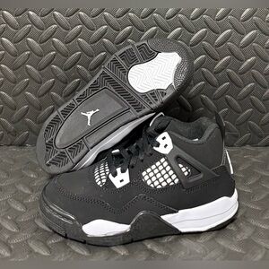 Air Jordan‎ 4 Retro White Thunder Sneakers PreSchool PS Sizes 11C